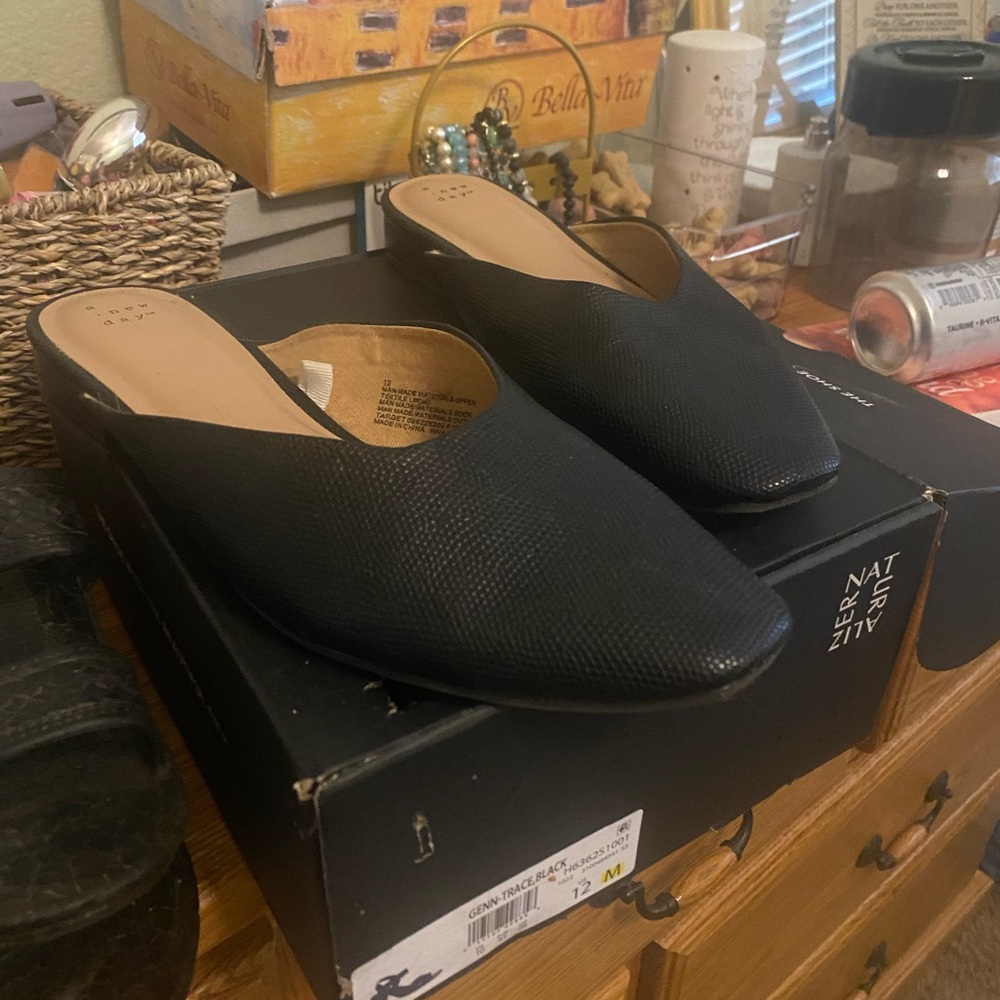 Womens Size 12 Black Mules